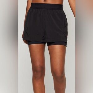 NWT Four Laps Womens Athletic Activewear Command Short Black Elastic Waist M Gym